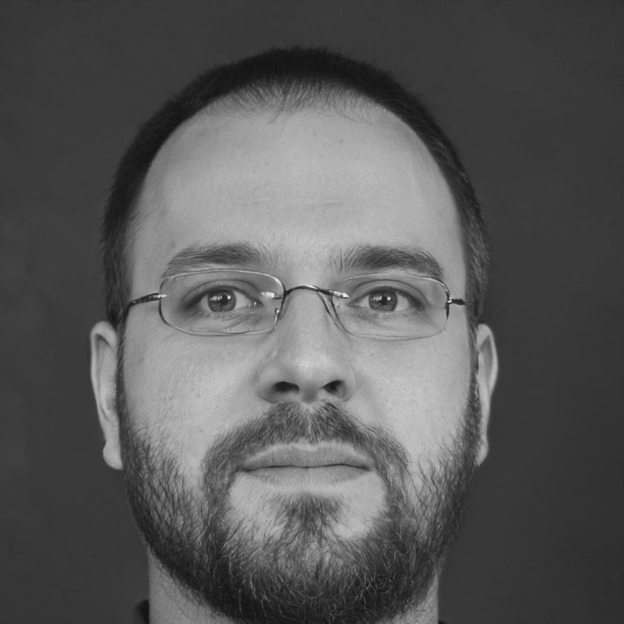 Portrait de Sébastien Moreau, expert en analyse financière